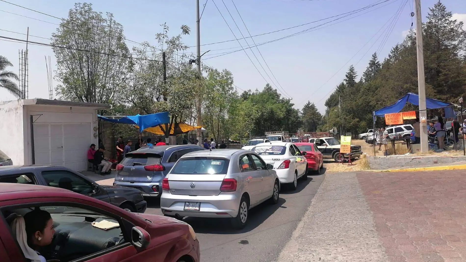 Intenso caos vial frente al centro vacacional la Trinidad,